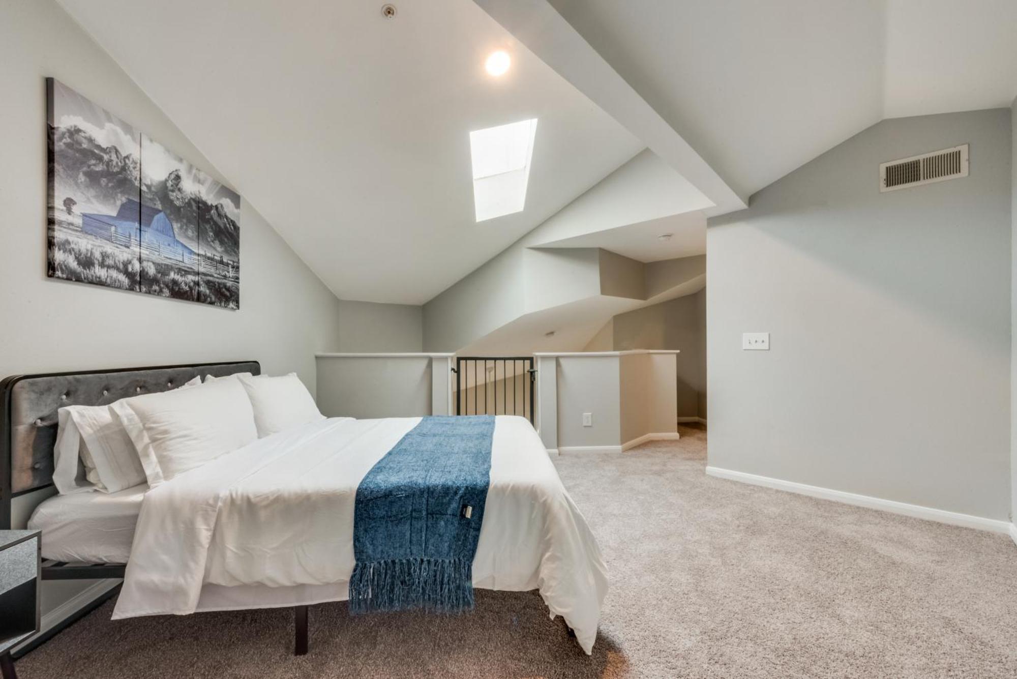 Апартаменты Loft Style 2Br Apt I Dallas City Center I Pool I Gym I Workspace I Pets Экстерьер фото
