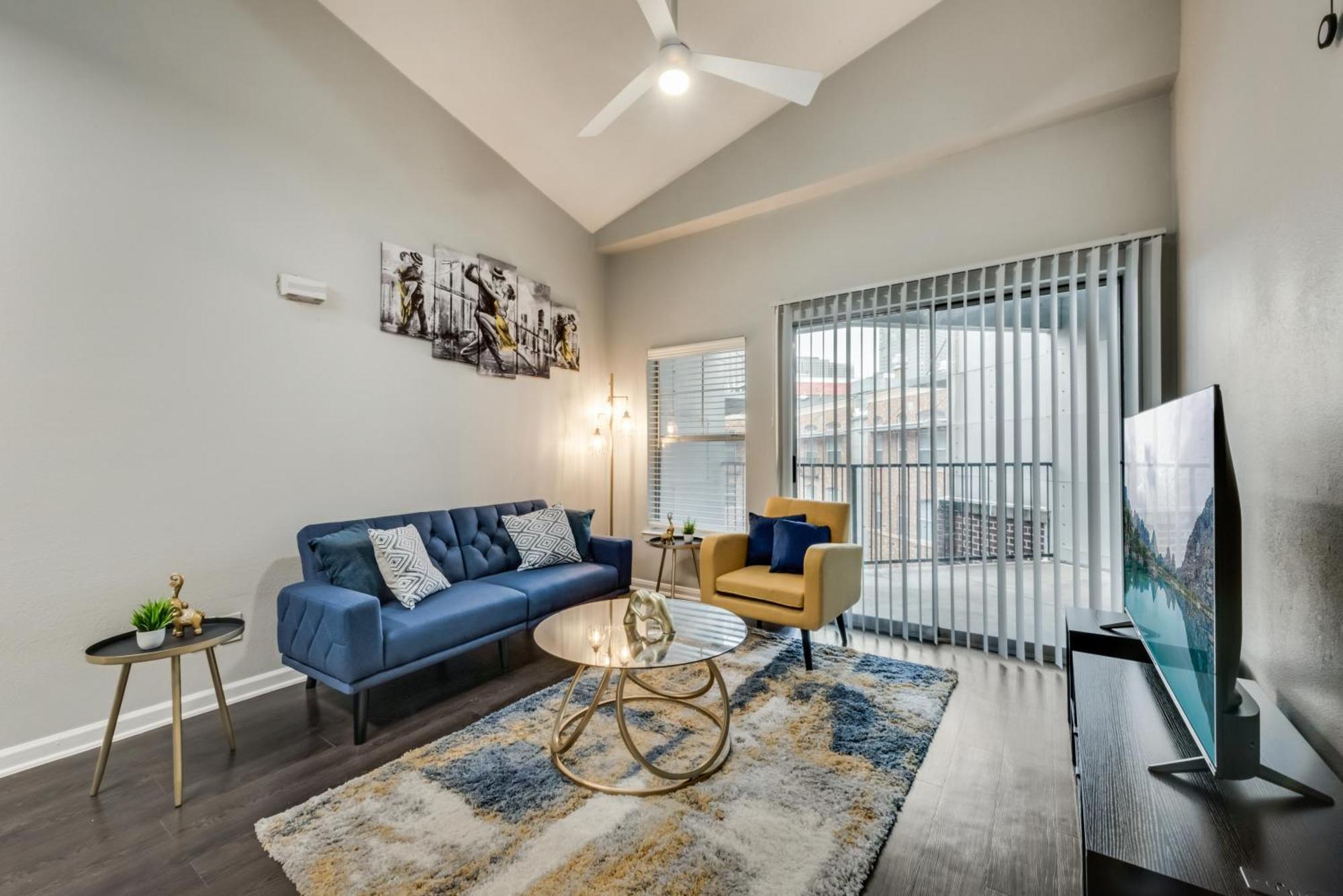 Апартаменты Loft Style 2Br Apt I Dallas City Center I Pool I Gym I Workspace I Pets Экстерьер фото